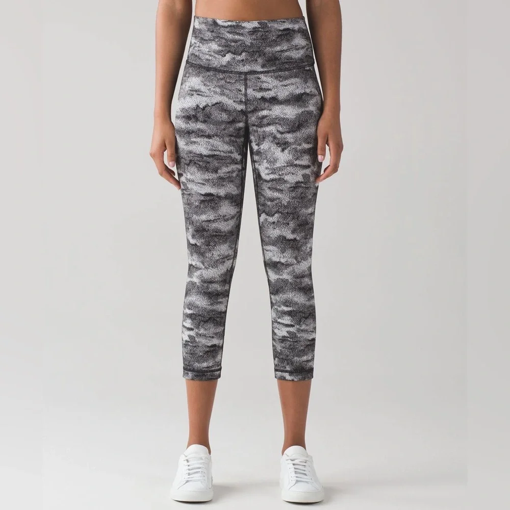 Lululemon Wunder Under Crop (Hi-Rise) (21